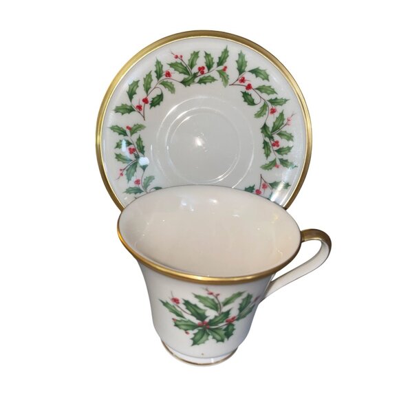 Lenox Holiday China Tea Cup & Saucer Set Holly & Berry Design Gold Trim - Picture 2 of 7